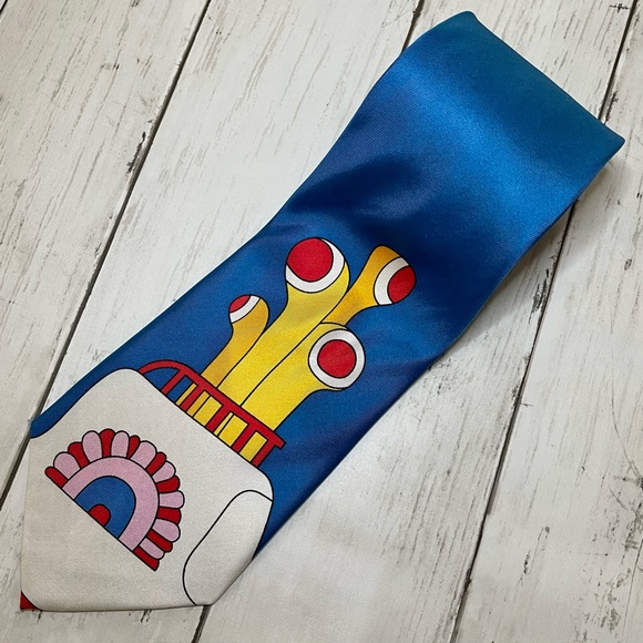 yellow submarine tie